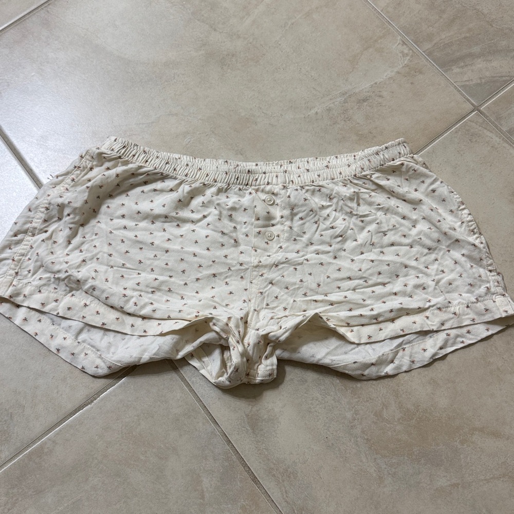 Brandy Melville Cream Floral Patterned Shorts